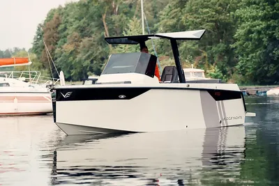 2024 Veloce Yachts V750 Hard Top