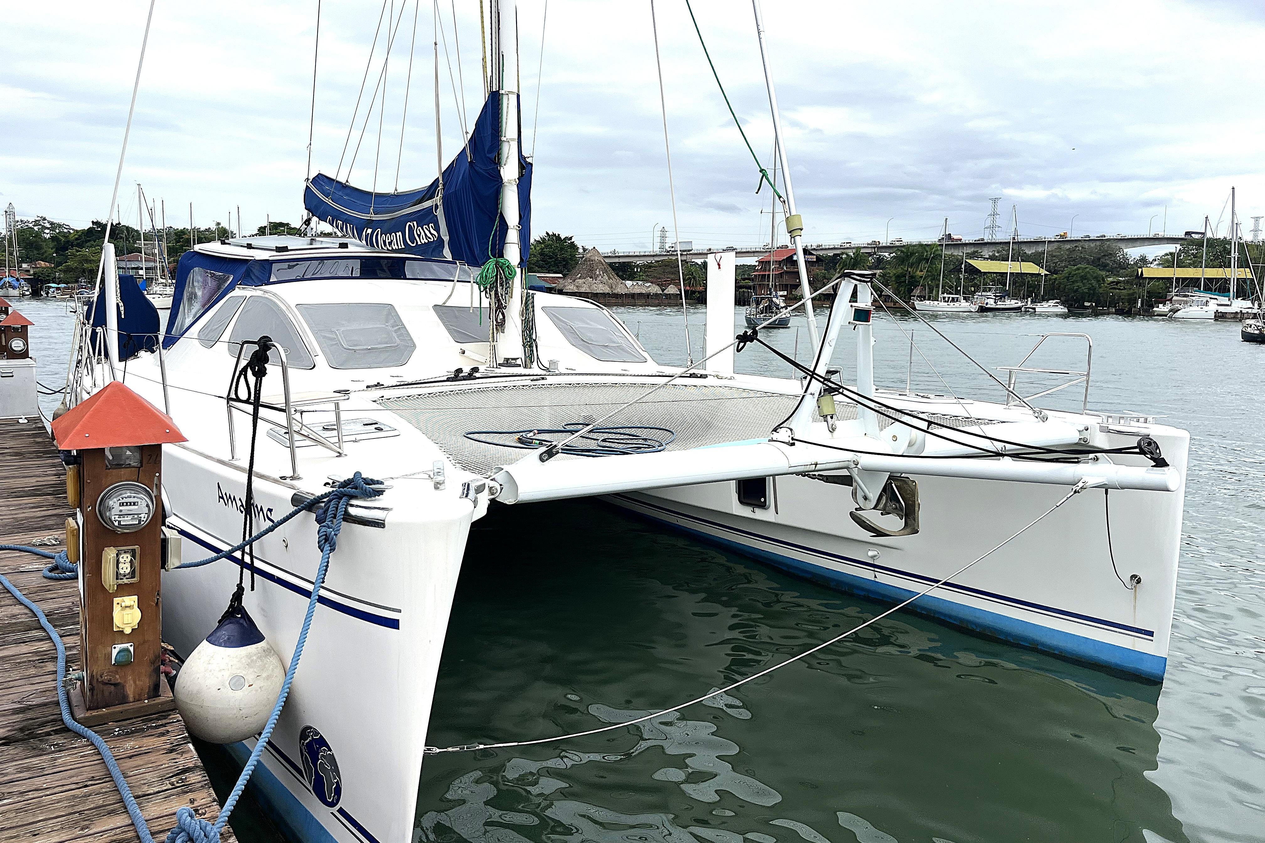 2004 Catana 471