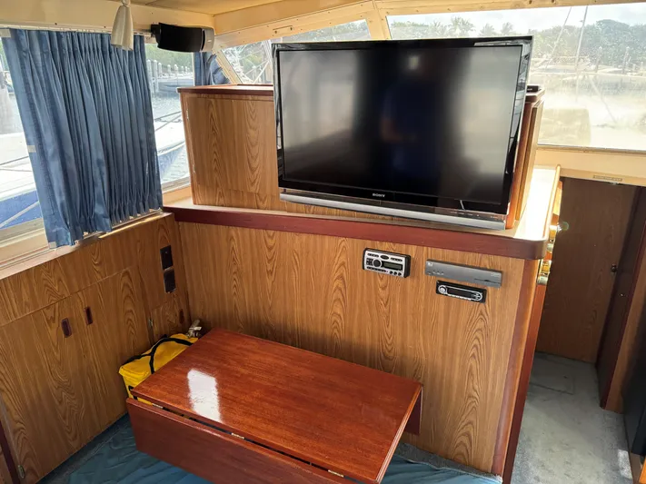 Reel Trio Yacht Photos Pics 