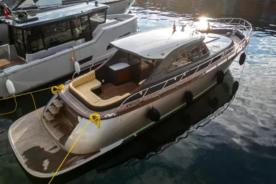Custom Lobster 46