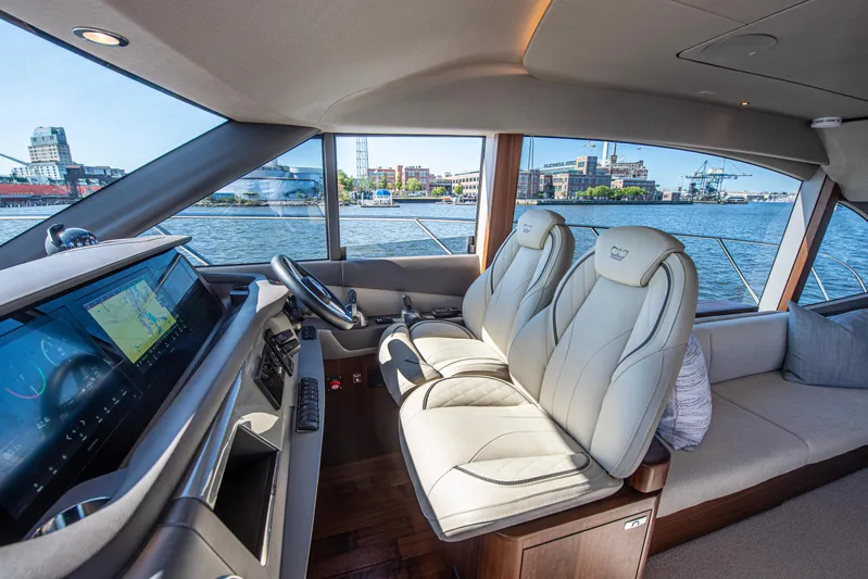 Partini Cruise Yacht Photos Pics Princess 55 2023 PARTINI CRUISE - Helm Station