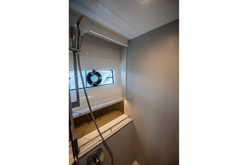 Partini Cruise Yacht Photos Pics Princess 55 2023 PARTINI CRUISE - Guest Head