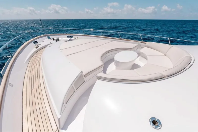 Mr K Yacht Photos Pics Luxurious 2007 Cerri Cantieri Navali 86 Flying Sport yacht deck with ocean view.