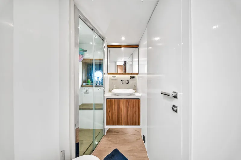 Disco 1 Yacht Photos Pics 