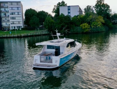 Yacht