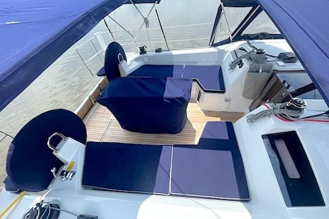 2022 Beneteau 40 