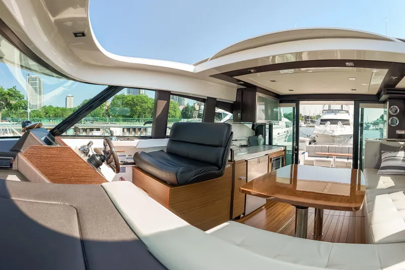 Escapade Yacht Photos Pics 