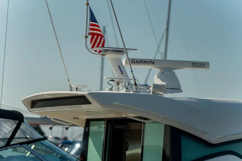 Escapade Yacht Photos Pics 