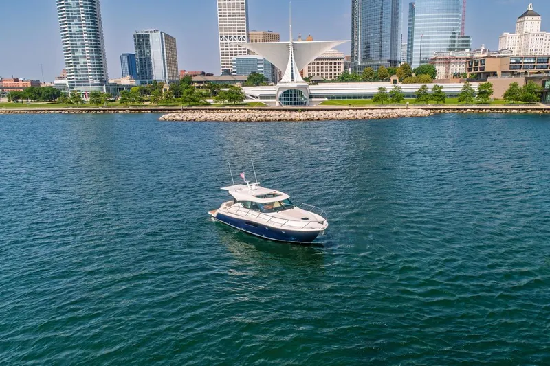 Escapade Yacht Photos Pics 