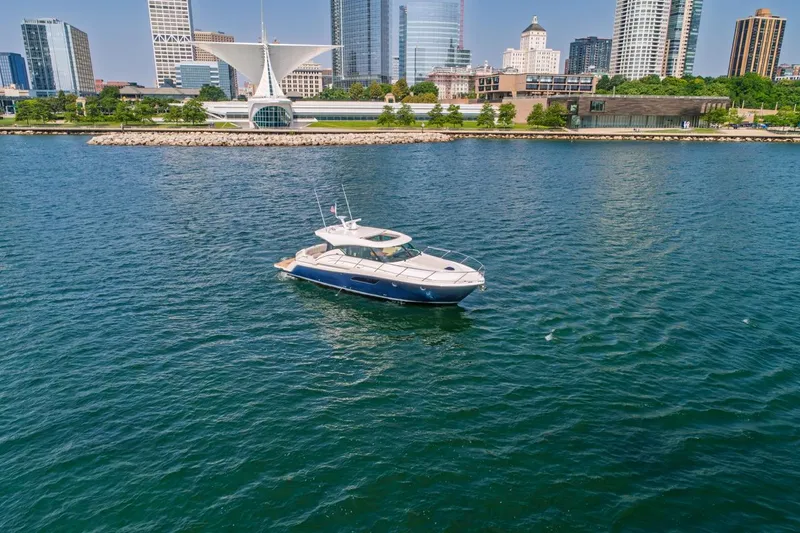 Escapade Yacht Photos Pics 