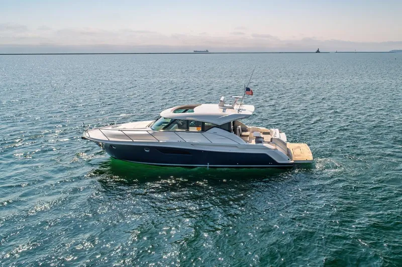 Escapade Yacht Photos Pics 