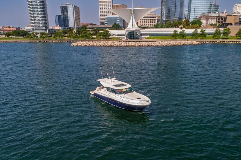 Escapade Yacht Photos Pics 