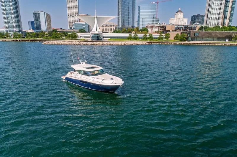 Escapade Yacht Photos Pics 