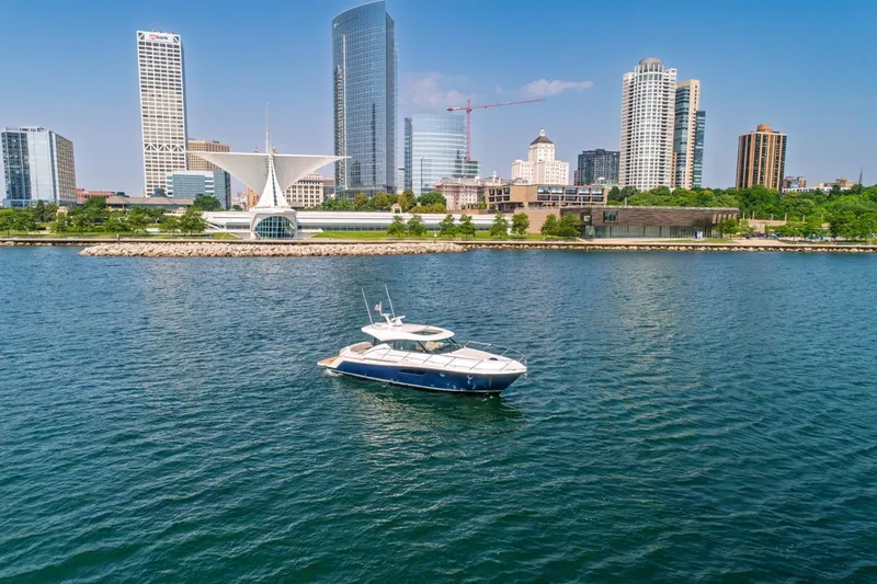 Escapade Yacht Photos Pics 