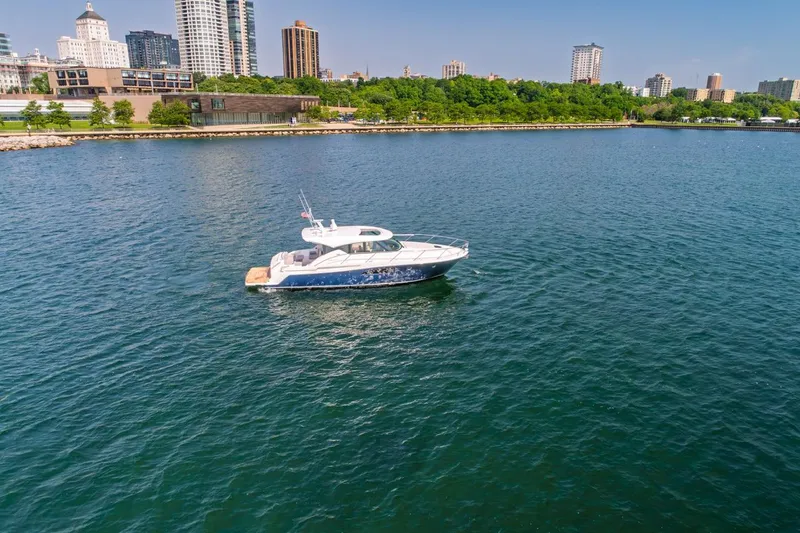 Escapade Yacht Photos Pics 