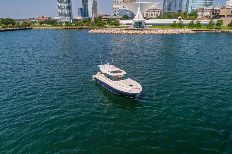 Escapade Yacht Photos Pics 