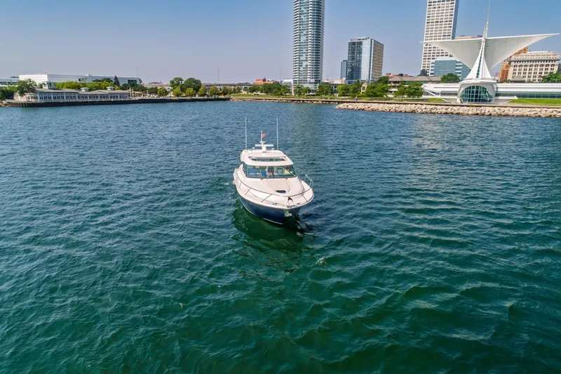 Escapade Yacht Photos Pics 