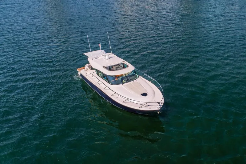 Escapade Yacht Photos Pics 