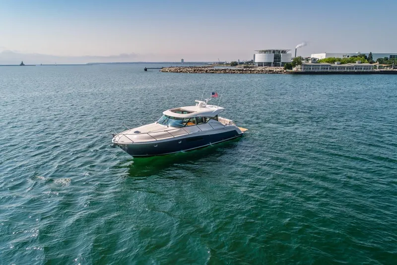 Escapade Yacht Photos Pics 