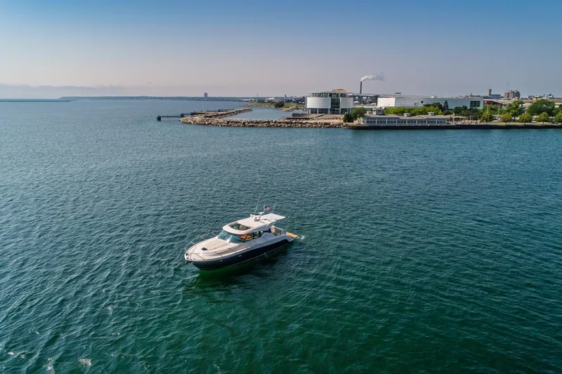 Escapade Yacht Photos Pics 