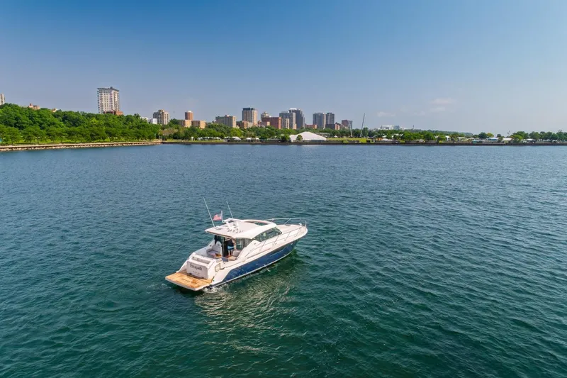 Escapade Yacht Photos Pics 