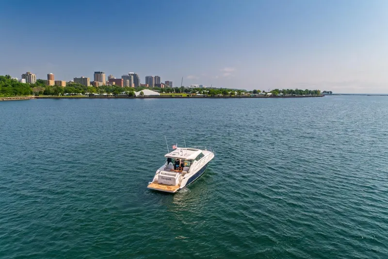 Escapade Yacht Photos Pics 