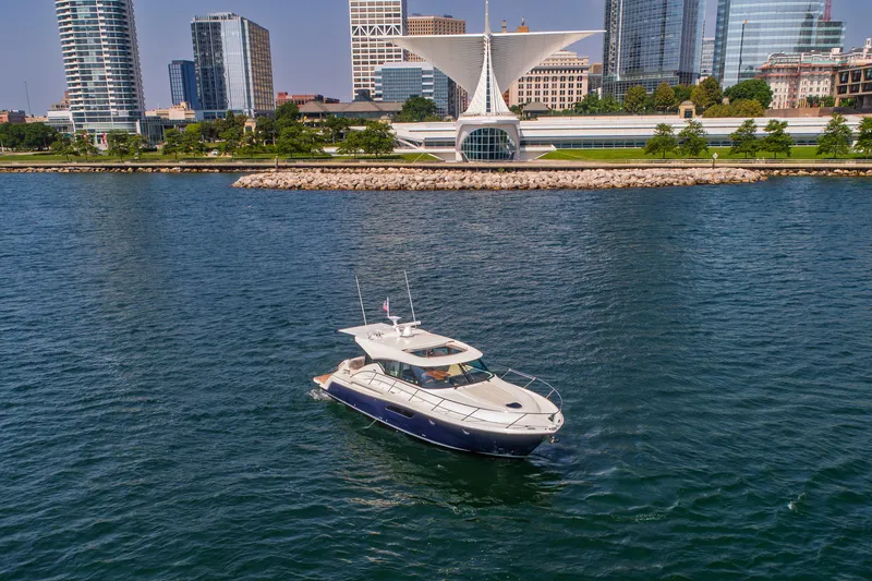 Escapade Yacht Photos Pics 