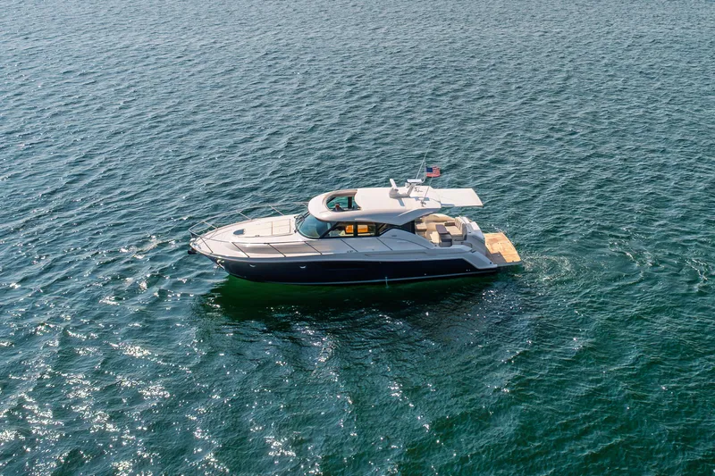 Escapade Yacht Photos Pics 