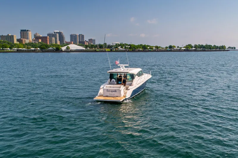 Escapade Yacht Photos Pics 