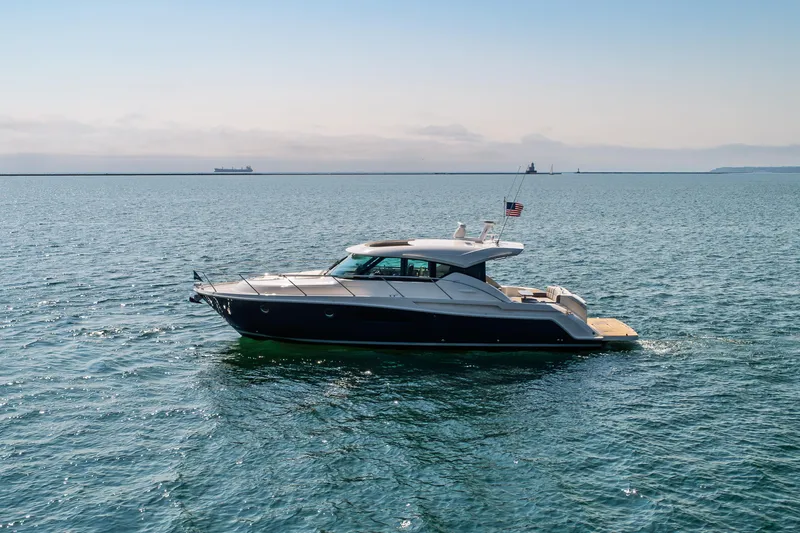 Escapade Yacht Photos Pics 