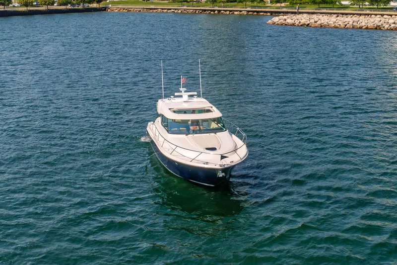 Escapade Yacht Photos Pics 