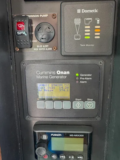 Escapade Yacht Photos Pics 