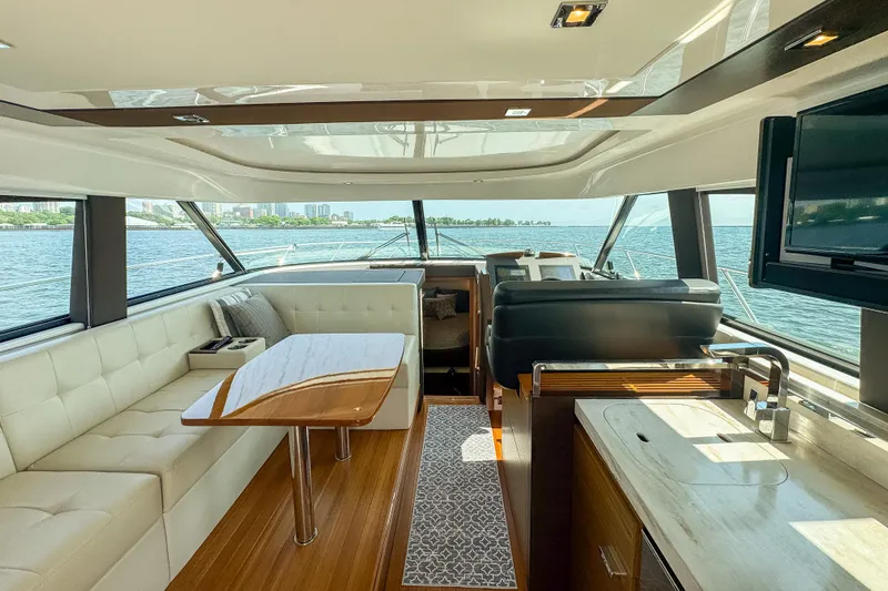 Escapade Yacht Photos Pics 