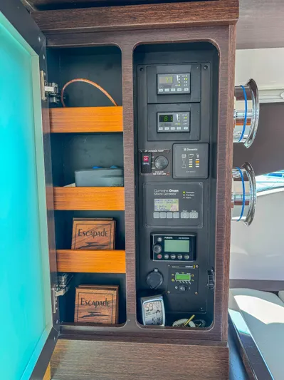 Escapade Yacht Photos Pics 