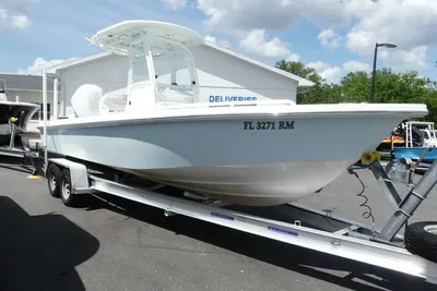 Everglades 243 Center Console