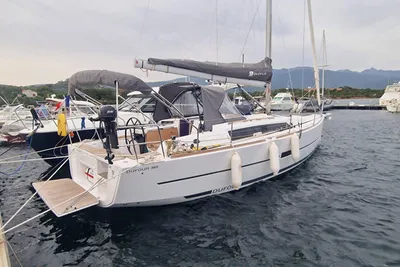 Dufour 360