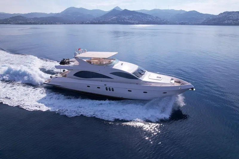 Yal Yacht Photos Pics 