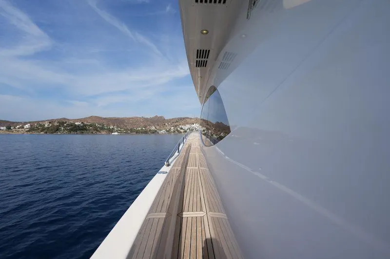 Yal Yacht Photos Pics 