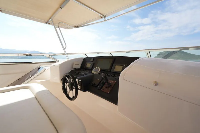 Yal Yacht Photos Pics 