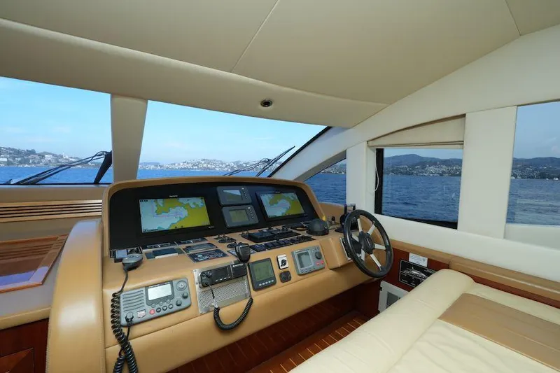 Yal Yacht Photos Pics 