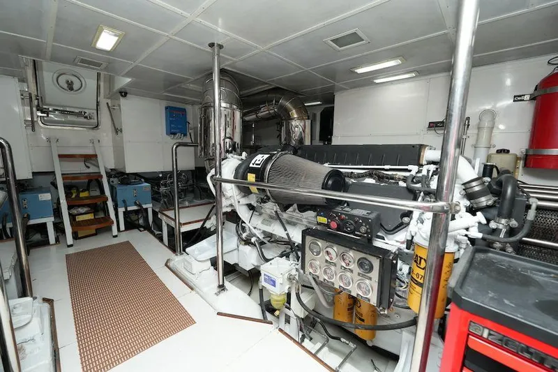 Yal Yacht Photos Pics 