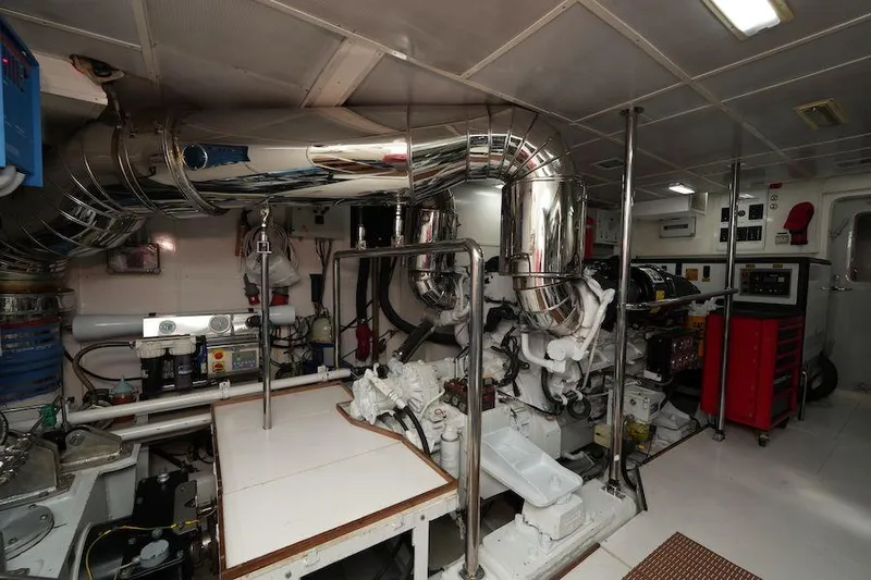 Yal Yacht Photos Pics 