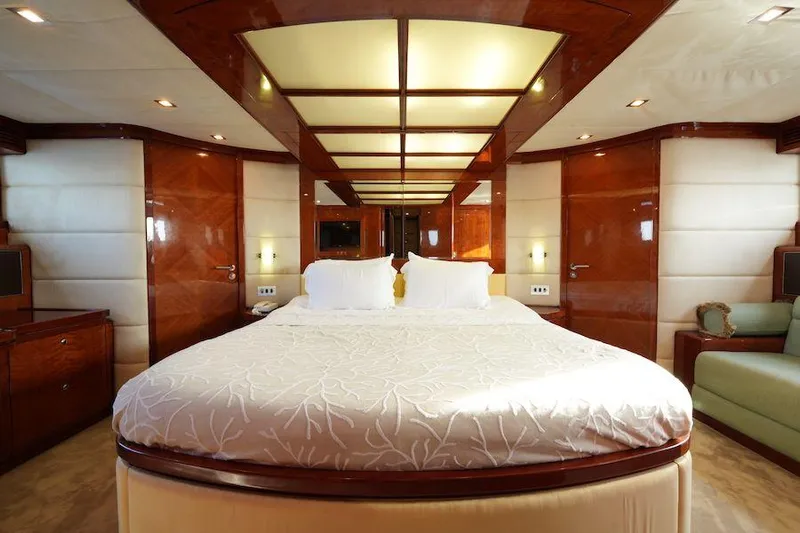 Yal Yacht Photos Pics 