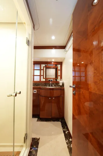 Yal Yacht Photos Pics 