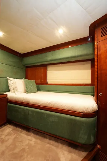 Yal Yacht Photos Pics 