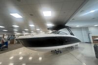 2024 Sea Ray SDX 270 Outboard