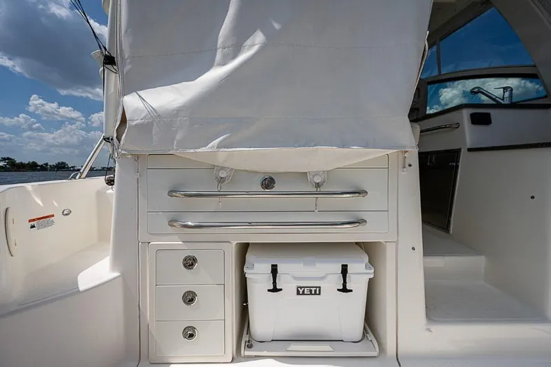  Yacht Photos Pics Boston Whaler 345 Conquest - Tackle Center