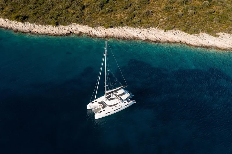 Frizzante II Yacht Photos Pics 