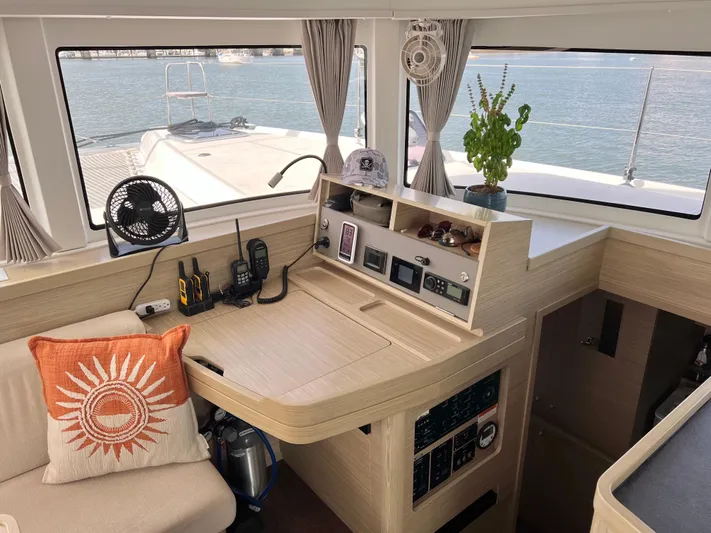 Frizzante II Yacht Photos Pics 