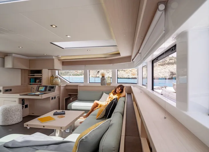 Frizzante II Yacht Photos Pics 